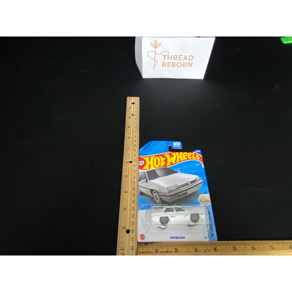Hot Wheels Proton‎ Saga Factory Fresh 3/5 Diecast Car White New